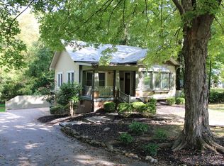 907 Dunlap St, Paris, TN 38242