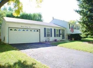 1325 Colwyn Dr, Schaumburg, IL 60194