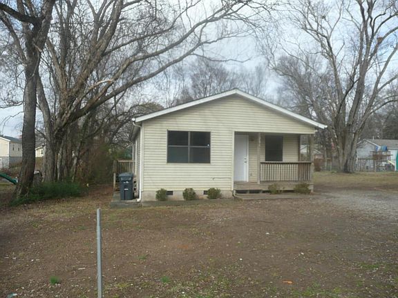 2nd image of 2757 Selma Ave