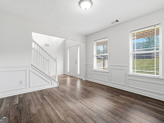 5th image of 375 Searchlight Dr