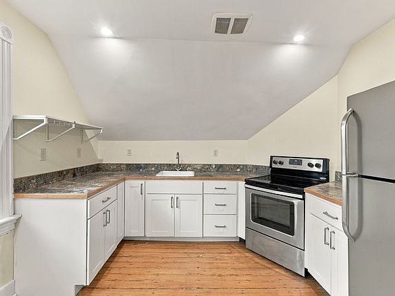 5th image of 132 S Angell St APT 3