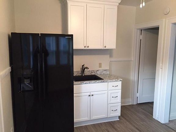 3rd image of 2150 Wyandotte Ave
