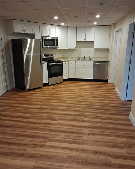 99 S Main St #9