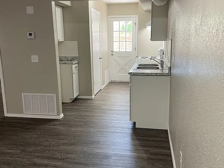 103 Kendra Dr — Photo 3