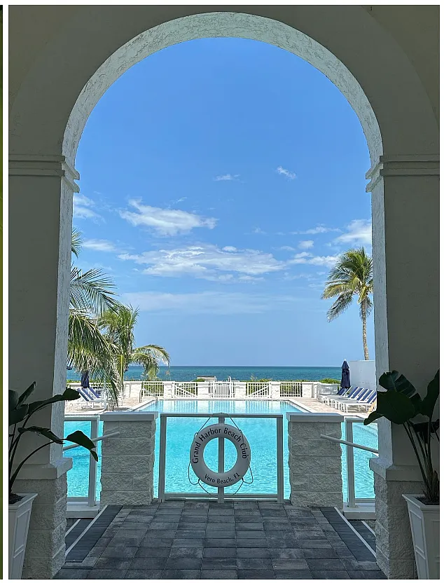 GH Beach Club Entry - 5040 Harmony Cir