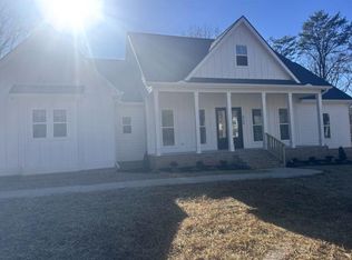 8704 Brow Lake Rd, Soddy Daisy, TN 37379