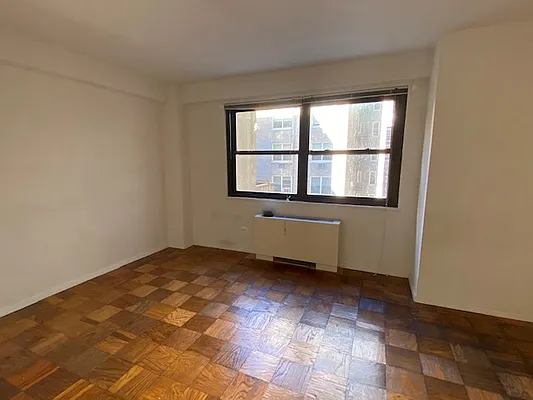 Rented by REAL New York | media 24
