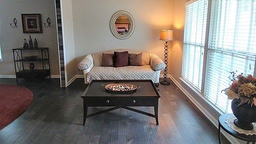 3rd image of 6016 Parkview Ct