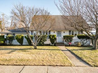 1 Salem Gate, Hicksville, NY 11801