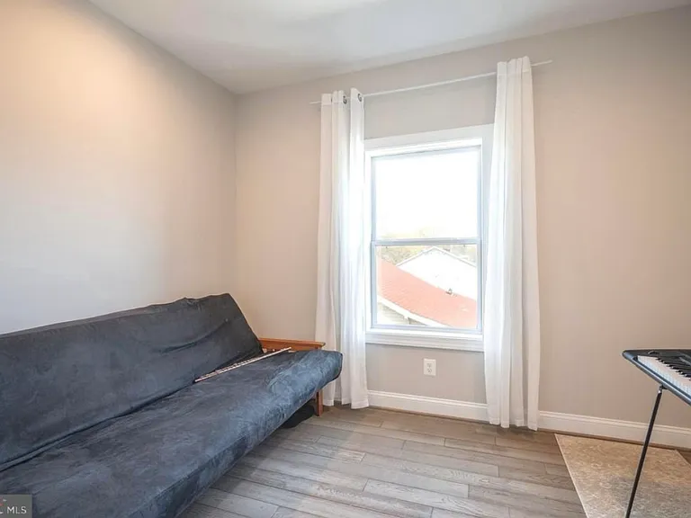 3425 Eastern Ave — Photo 20