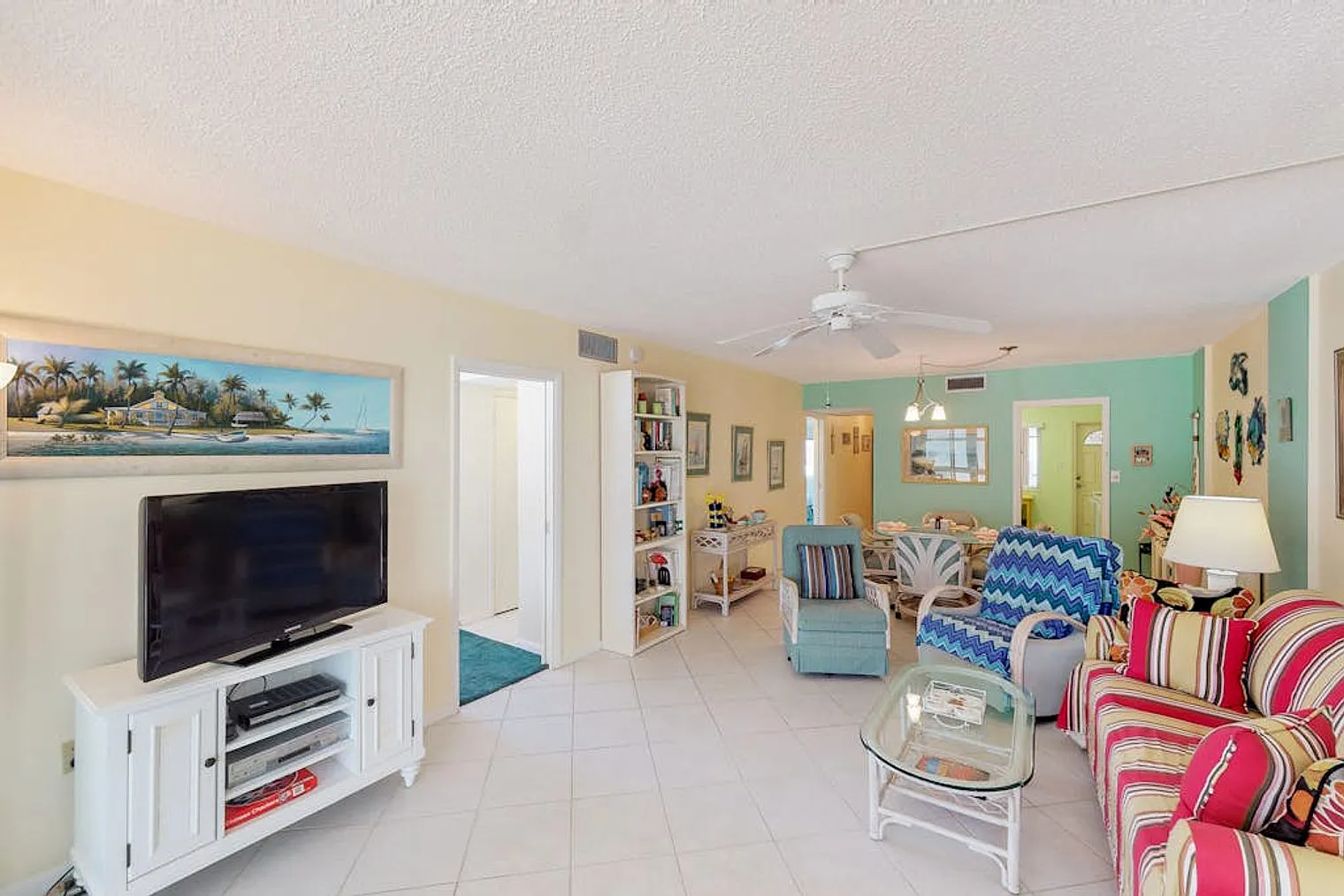 2 bed, 2.0 bath, 990 sqft, $6,035 — Photo 4
