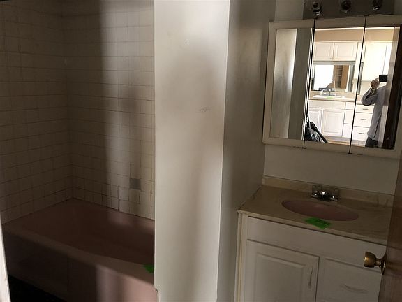 5th image of 22 Clare Ave