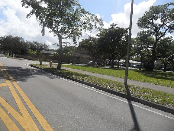 3rd image of 15579 Miami Lakeway N APT 103-15