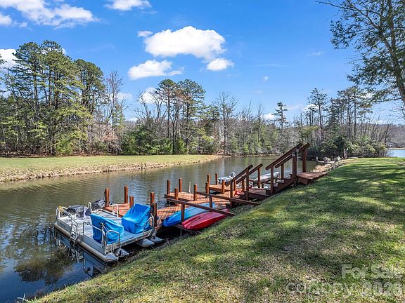 3rd image of 45 Lakeside Villas Dr