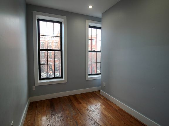 5th image of 931 Lafayette Ave #4B