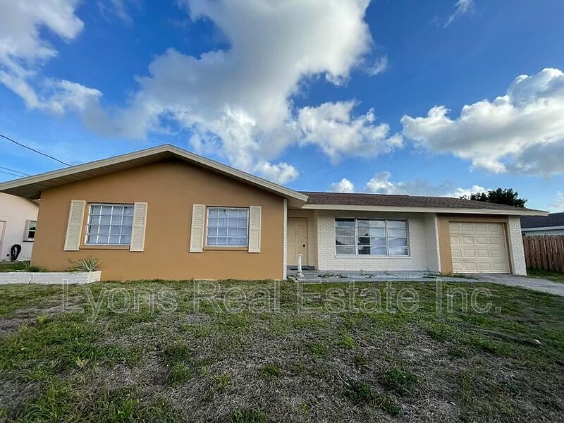 1st image of 1304 SE 31st Ter