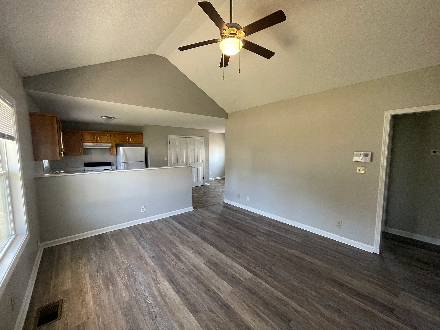 3 bed, 1080 sqft, $1,250 — Photo 4