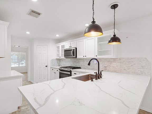 3rd image of 1011 Backland Ct