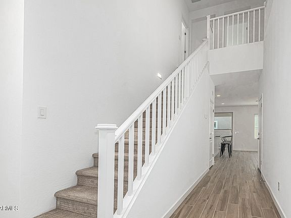 3rd image of 1727 E STELLA Lane