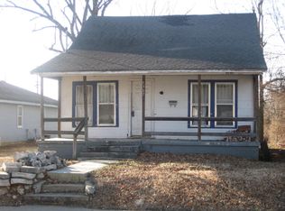 1307 N Johnston Ave, Springfield, MO 65802