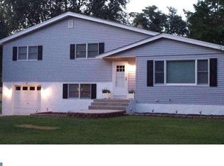5 Spruce Ln, Marlton, NJ 08053