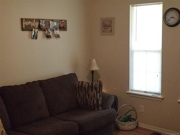 3rd image of 1104 Williams Ct