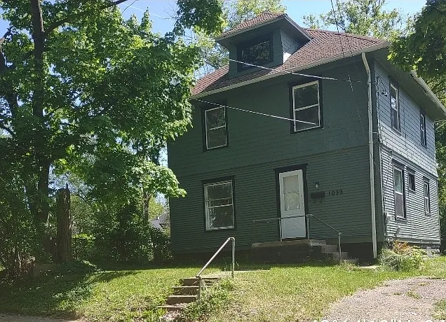 3 bed, 1308 sqft, $1,300 — Photo 1