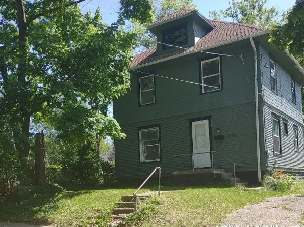 1039 S Jackson St, Jackson, MI 49203