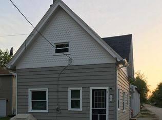 101 Washington St, Poplar Grove, IL 61065