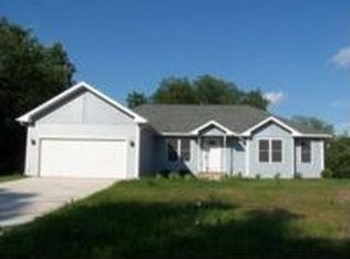 2111 Shore Dr, Beloit, WI 53511