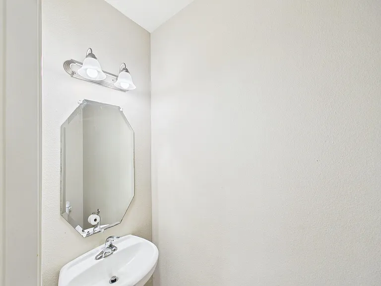 17143 Deaton Mill Dr — Photo 14