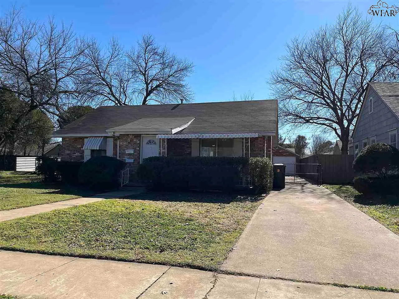 3 bed, 1.0 bath, 1518 sqft, $1,400 — Photo 2