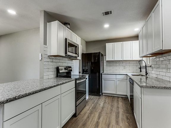 5th image of 3511 Lamesa Dr