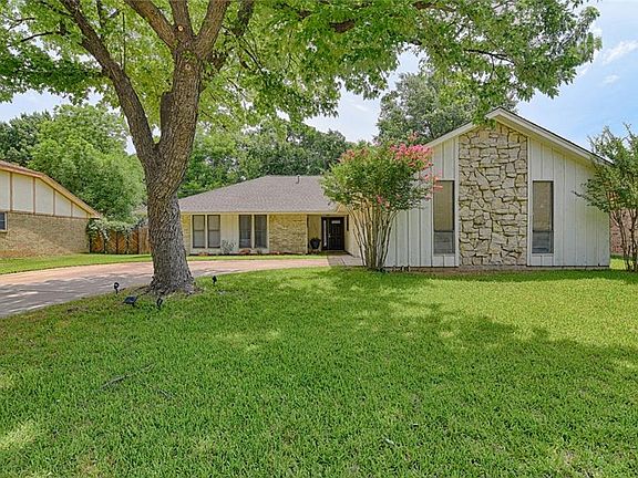 3rd image of 2207 Shady Park Dr