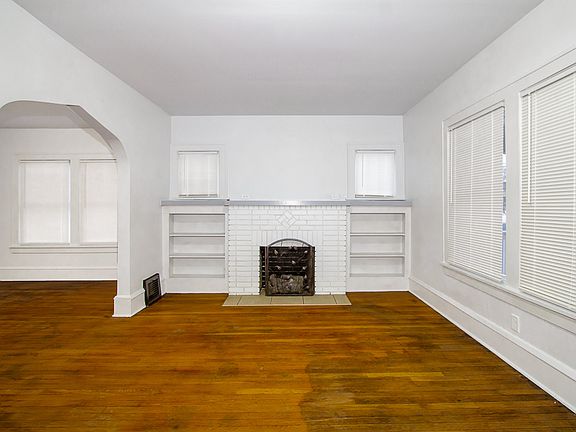 2nd image of 1451 Miami Ct NE
