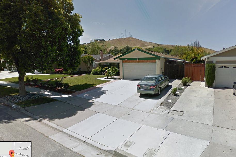 2nd image of 307 Vineyard Dr