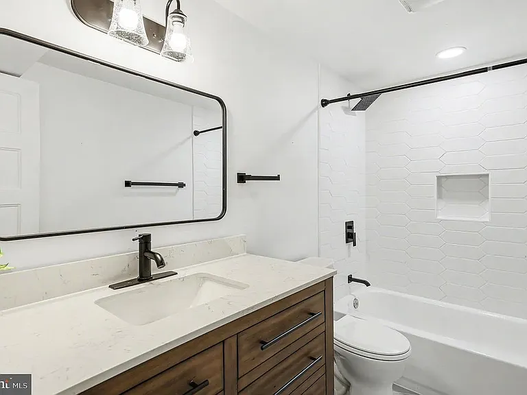 1427 Parkwood Pl NW — Photo 30
