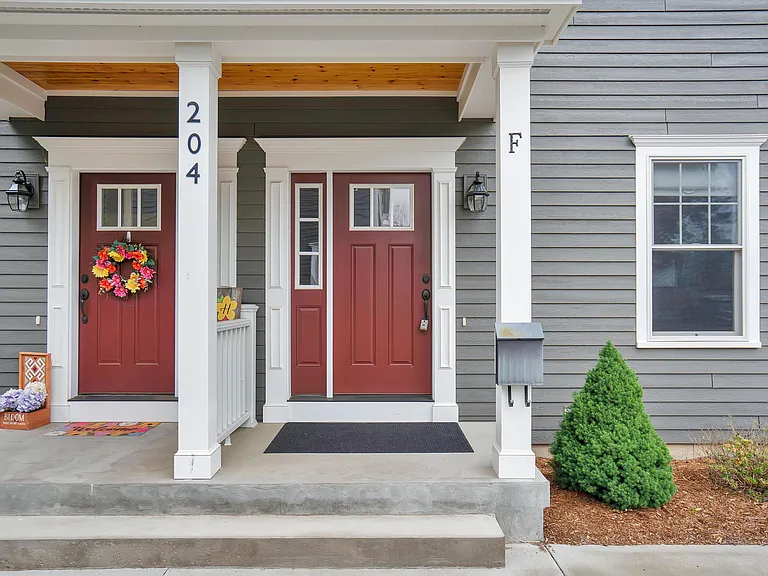 204 Mountain Rd #F — Photo 2