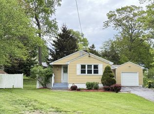 271 Jones Hill Rd, West Haven, CT 06516