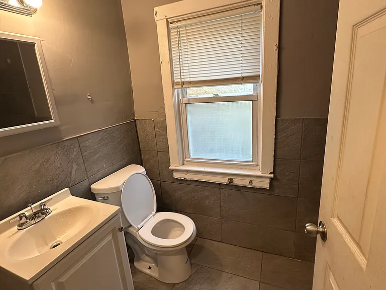 33 Dunbar St #1 — Photo 14