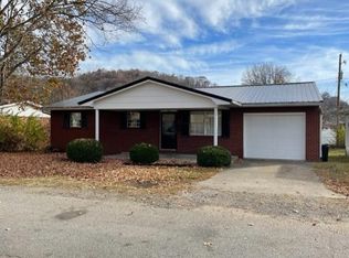 418 Delaware St, Ironton, OH 45638