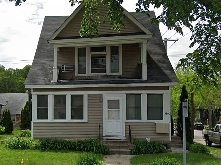 1 Bedroom Unit With Garage Space - Available Now! — Photo 1