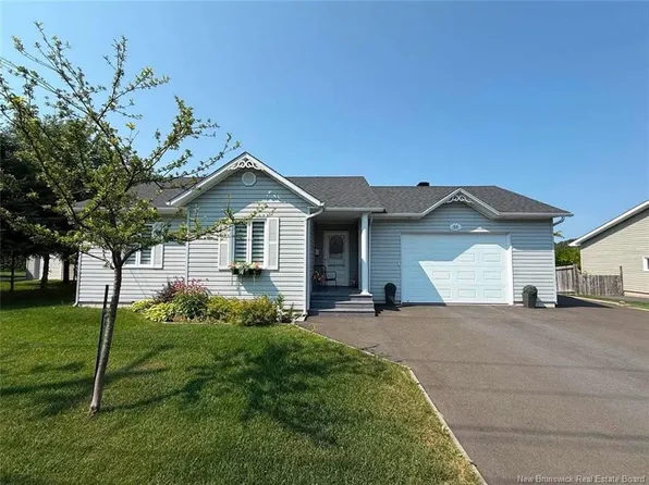 55 De La Capitale Blvd, Edmundston, NB E3V 5A3