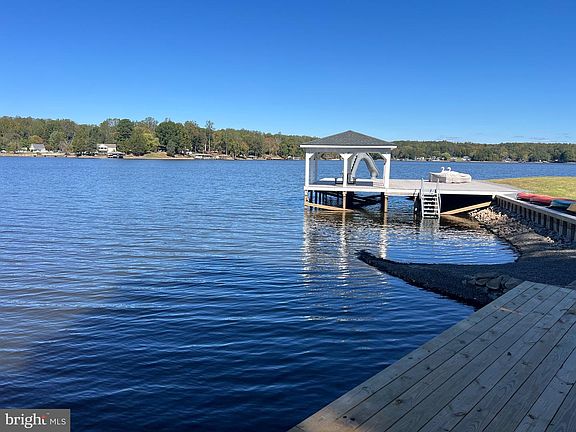 3rd image of 1134 S Lakeshore Dr