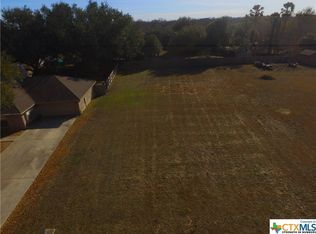 13 Woodlake Dr, Mc Queeney, TX 78123