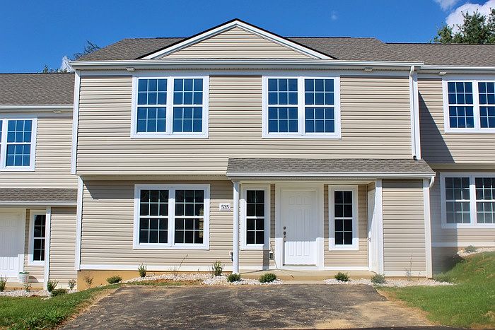 1st image of 535 Pin Oak Dr