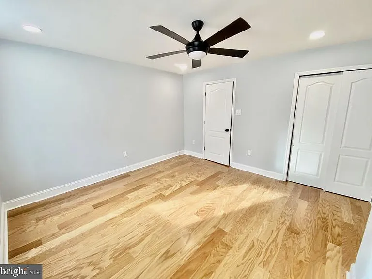 209 Daly St — Photo 13