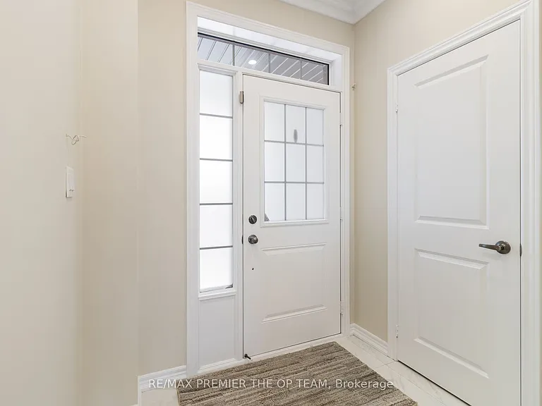 17 True Blue Cres — Photo 4