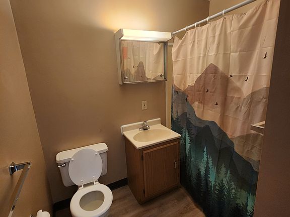 3rd image of 1310 E North St #17