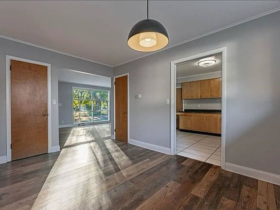 5th image of 3022 Guilford Rd